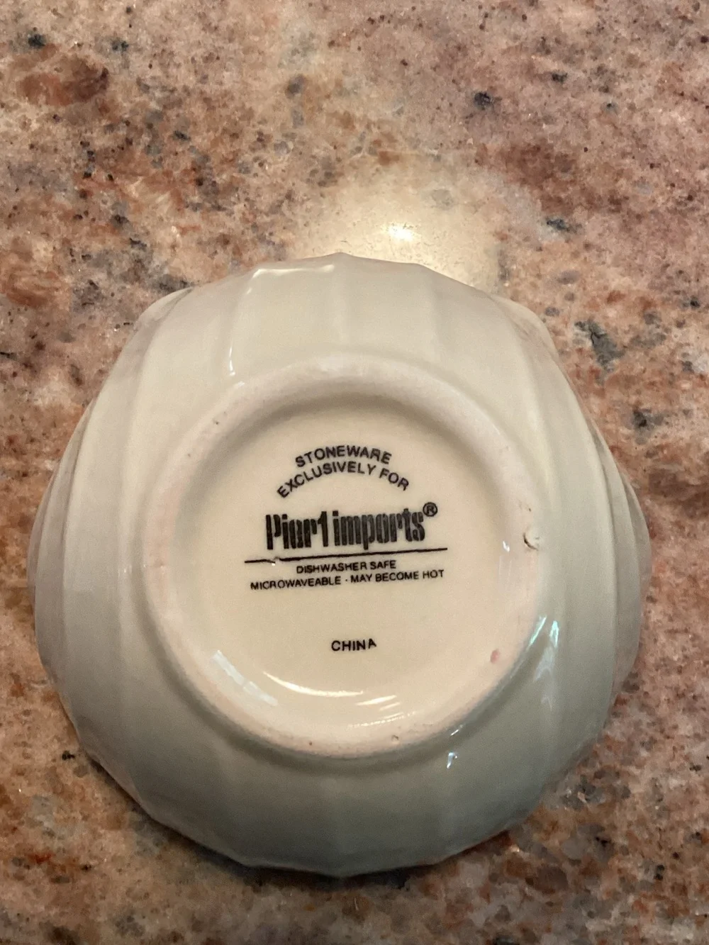 Pier 1 Cream Scalloped Stoneware Bowl trio on stand